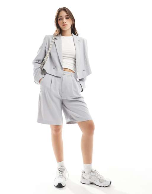 Stradivarius – Grå, figursydd shorts i krinklad design, del av set