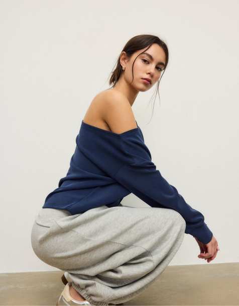 Stradivarius – Grå, mjuk sweatshirt med en bar axel - view 1