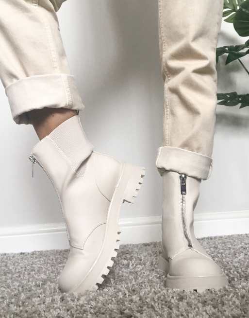 Stradivarius – Gräddvita chelseaboots med dragkedja framtill, 4 av 4