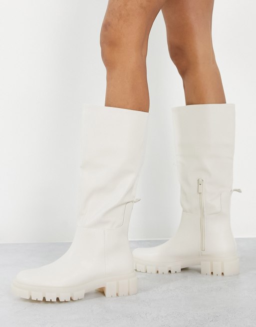 Stradivarius – Gräddvita knähöga boots med grov sula