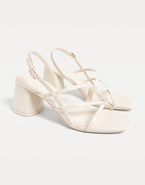 Stradivarius – Gräddvita sandaler med blockklack - view 1