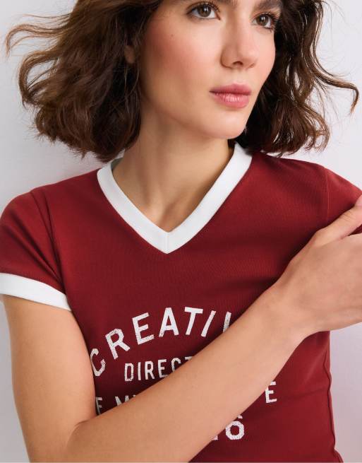 Stradivarius graphic T-shirt met V-hals in rood, 4 van 7