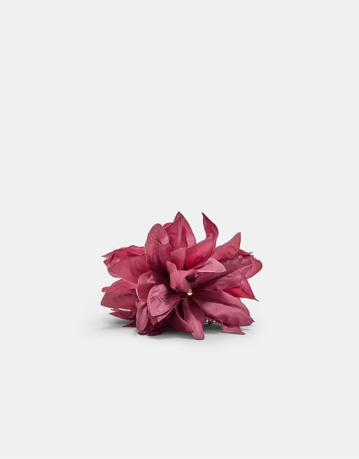Stradivarius – Große Blumen-Haarklammer aus Stoff in Fuchsia