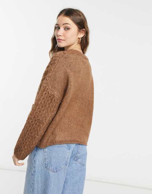 Stradivarius - Grofgebreid vest met kabels in bruin, 2 van 4