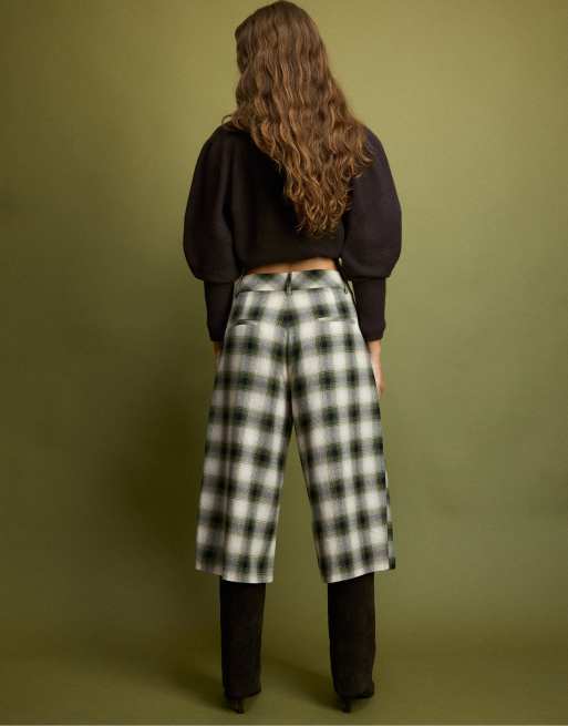 Stradivarius – Gröna bermudashorts med vida ben och korsad midja, 3 av 7