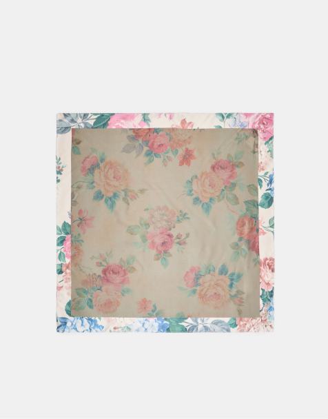 Stradivarius - Grote sjaal met bloemenprint in pastelroze - view 1