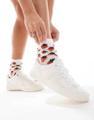 Stradivarius Stradivarius gum sole trainer in white