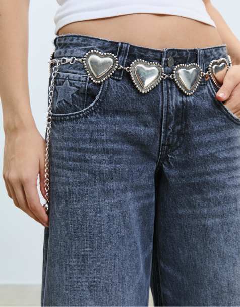 Stradivarius – Gürtel mit herzförmigen Metallelementen in Grau - view 1