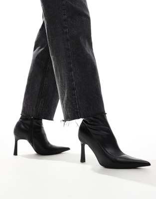 heeled ankle boot in shiny black