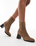 [Stradivarius] Stradivarius heeled ankle boots in tan suede-Brown 37 TAN