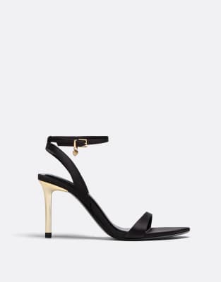  Heeled sandal 