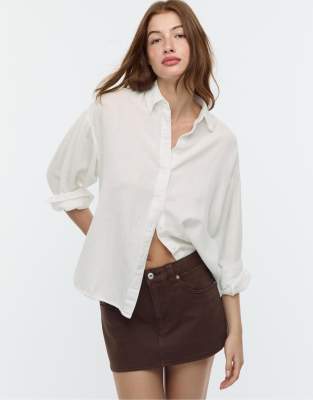 Stradivarius - Hemdbluse in Weiß mit Leinenanteil