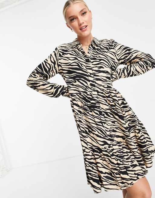 Stradivarius – Hemdkleid mit Tigermuster in Beige 