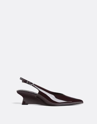  High-heel wedge shoes in burgundy