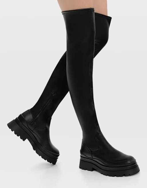 stradivarius pull on chelsea boots in black