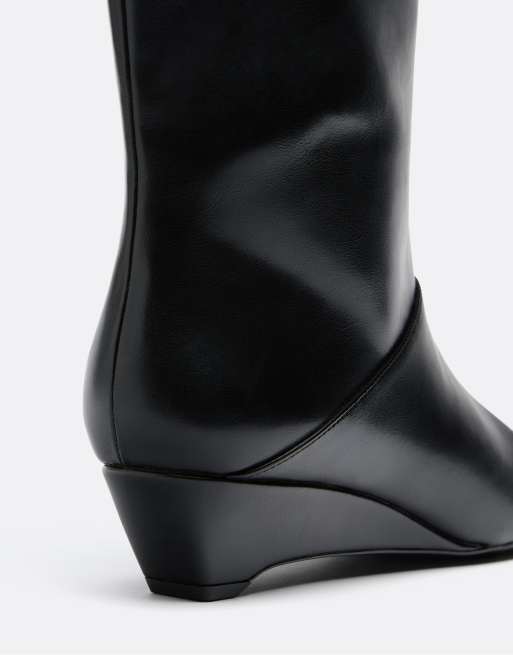 Stradivarius High-leg wedge boots in black, 4 of 4