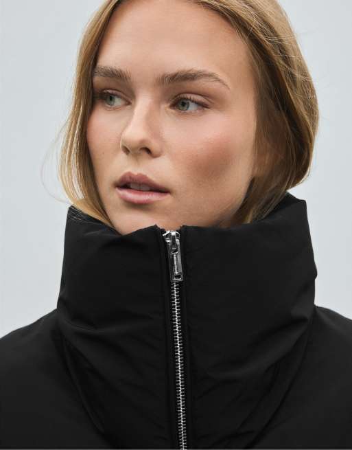 Stradivarius High neck cropped down jacket in black, 4 of 7