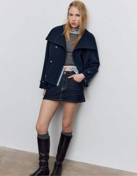 Stradivarius – Hochgeschlossene, weiche Jacke in Marineblau mit Kreuzkragen - view 1