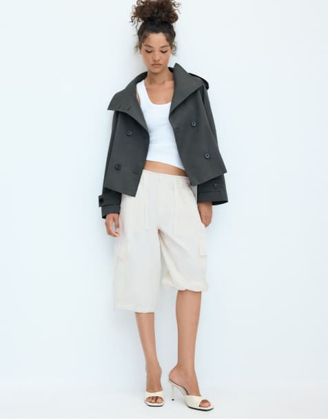 Stradivarius – Hochgeschlossener Trenchcoat in Dunkelgrau mit Gürtel - view 1
