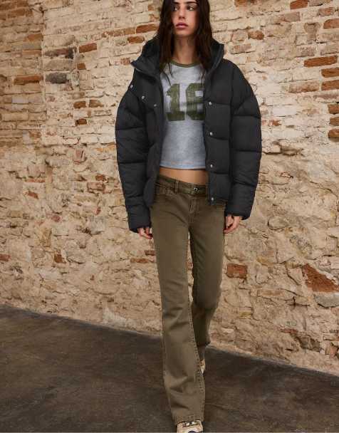 Stradivarius Hooded puffer jacket in black - view 1