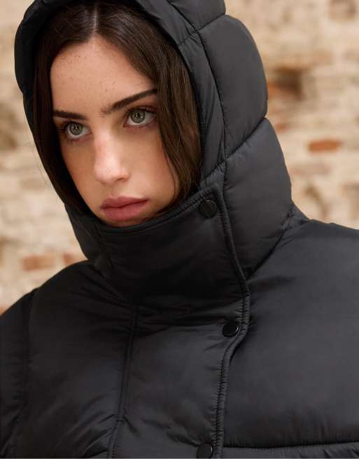 Stradivarius Hooded puffer jacket in black, 4 of 7