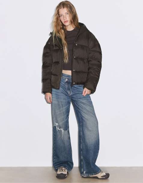 Stradivarius Hooded puffer jacket in brown - view 1