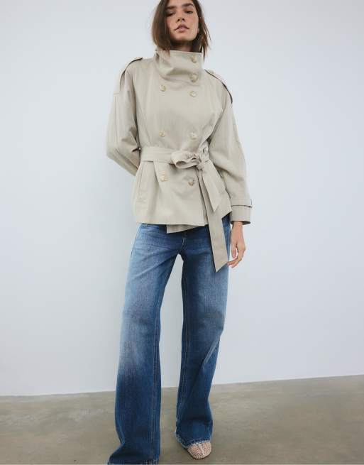Stradivarius - Hoogsluitende trenchcoat in beige, 2 van 4