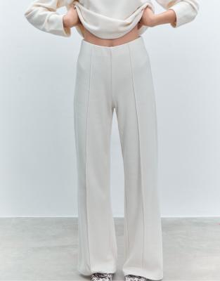 Stradivarius - Hose aus Strickstoff in Ecru mit Ziernaht-Weiß