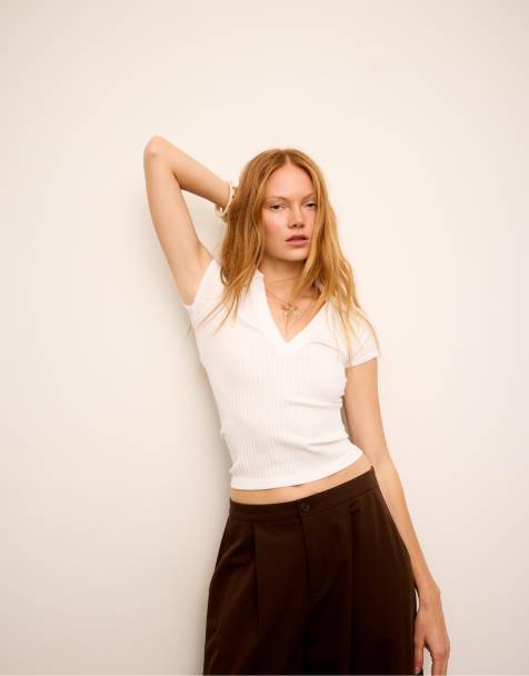 Stradivarius - Hvid sømløs basis-T-shirt med polokrave - view 1