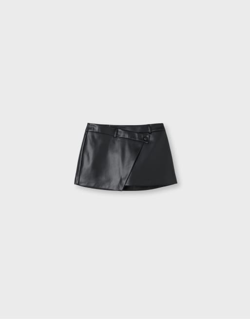 Stradivarius imitatieleren overslagminirok in zwart, 6 van 7