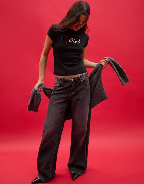 Stradivarius It girl fitted t-shirt in black