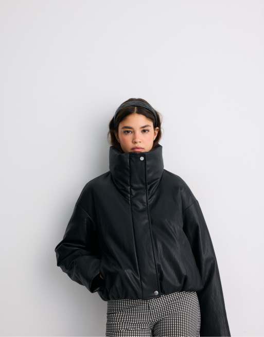 Stradivarius jack met leerlook, hoge hals en vulling in zwart, 5 van 7