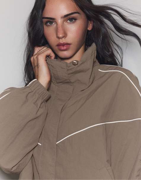 Stradivarius – Jacke aus Funktionsmaterial in Braun - view 1