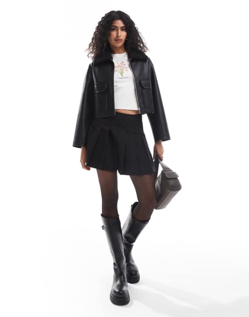 Stradivarius – Jacke aus Kunstleder in Schwarz mit Kontrastkragen, 3 von 4