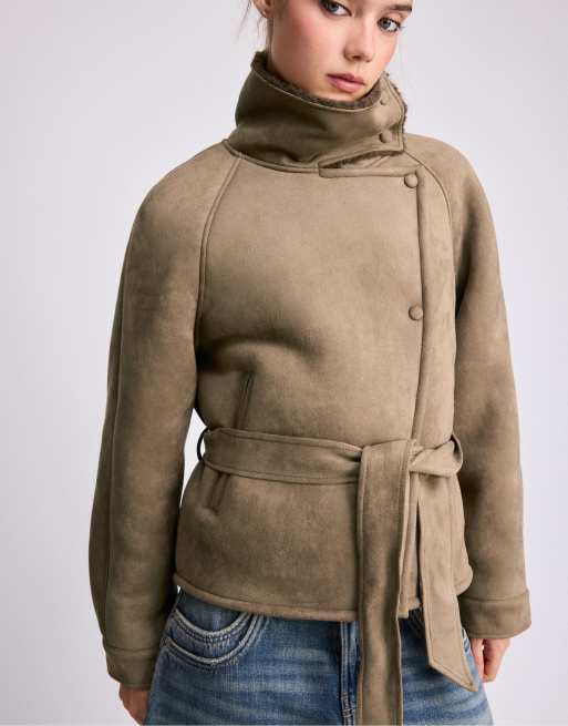 Stradivarius Jacke aus Kunstwildleder mit beidseitiger Optik in Camel, 2 von 7
