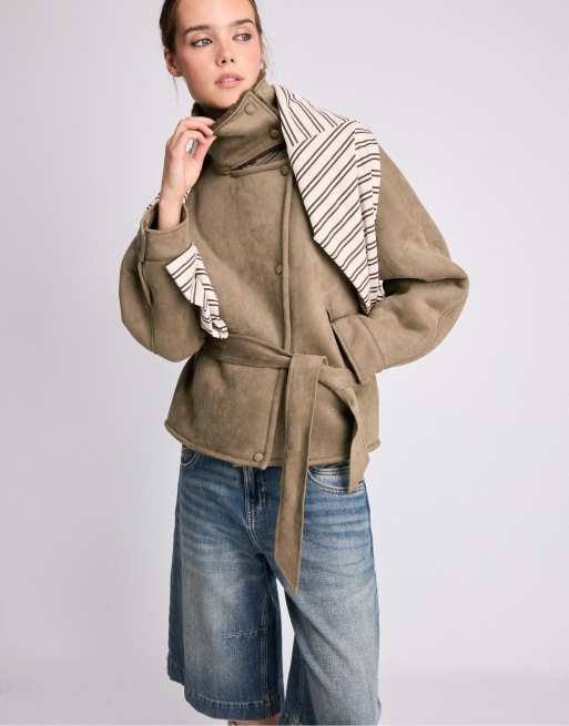 Stradivarius Jacke aus Kunstwildleder mit beidseitiger Optik in Camel, 5 von 7