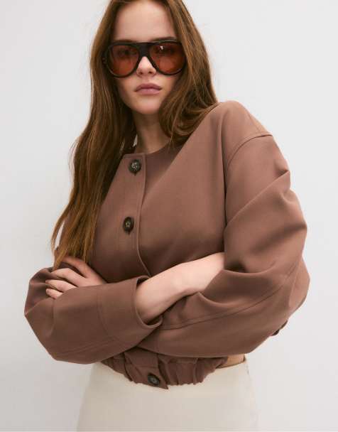 Stradivarius – Jacke in Braun mit Puffärmeln und Rundhalsausschnitt - view 1