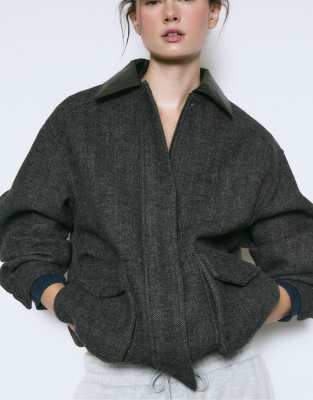 Stradivarius - Jacke in Dunkelgrau mit Fischgrätmuster und Taschen