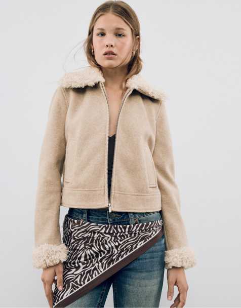 Stradivarius Jacket with faux fur detail in ecru - view 1