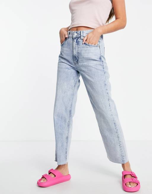 Stradivarius – Jasnoniebieskie jeansy o krótkim fasonie , 3 z 4
