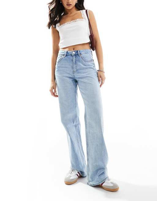 Stradivarius – Jasnoniebieskie obszerne jeansy typu dad w stylu lat 90.