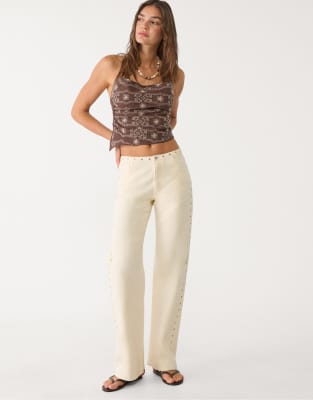 Stradivarius - Jean droit avec clous à la taille - Écru-Blanc