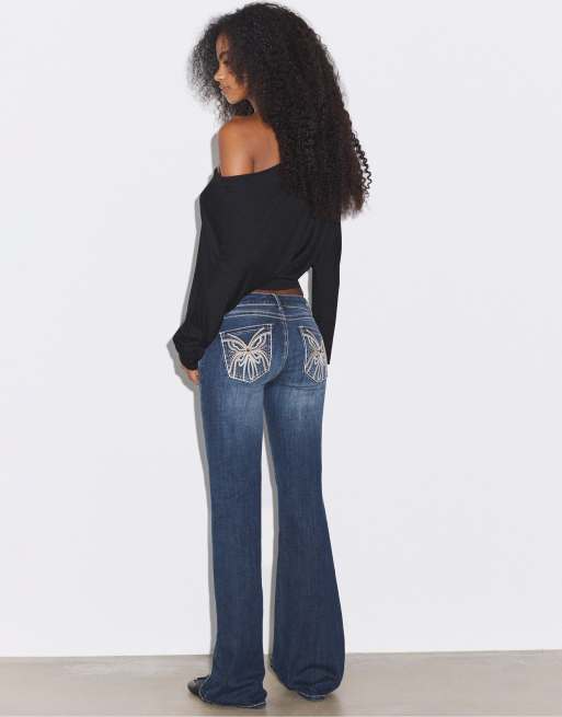 Stradivarius jeans a zampa con tasca ricamata in denim lavaggio medio, 3 di 7