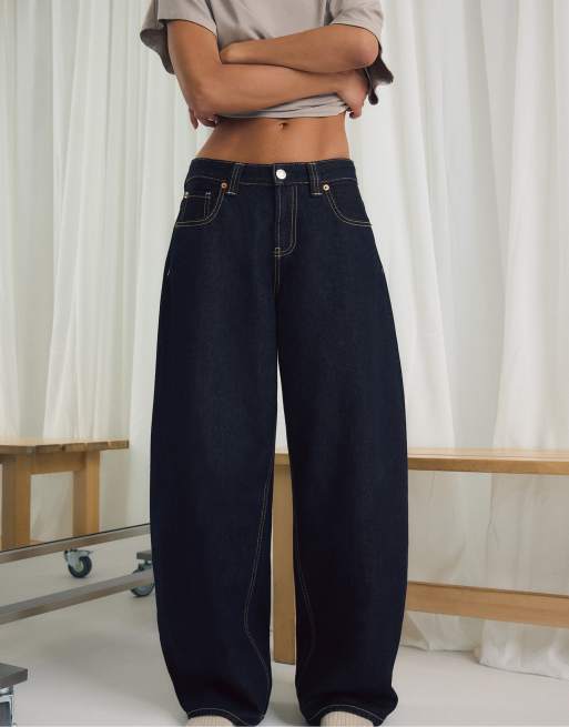 Stradivarius jeans barrel fit D80 in denim blu scuro, 2 di 7