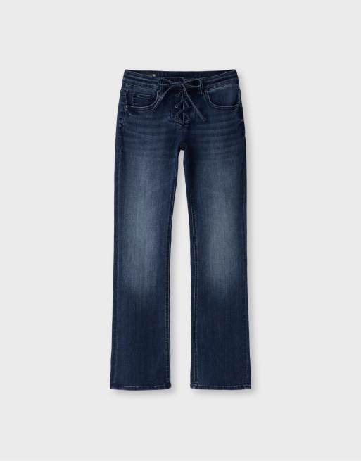Stradivarius jeans bootcut con dettaglio annodato in denim nero effetto slavato, 6 di 7