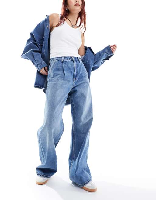 Stradivarius – Jeans in mittelblauer Waschung mit weitem Bein