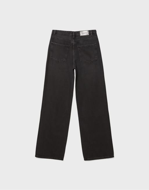 Stradivarius – Jeans in schwarzer Waschung mit geradem Schnitt und Strassverzierung, 7 von 7
