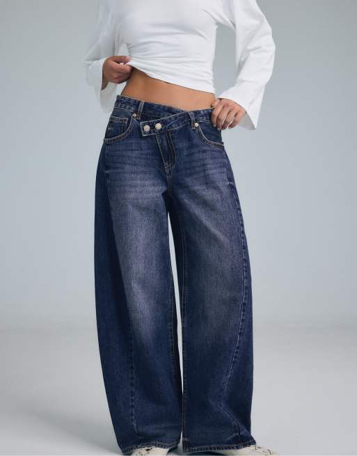 Stradivarius jeans med korsad midja och baggy passform i mellanblå denimtvätt, 2 av 7