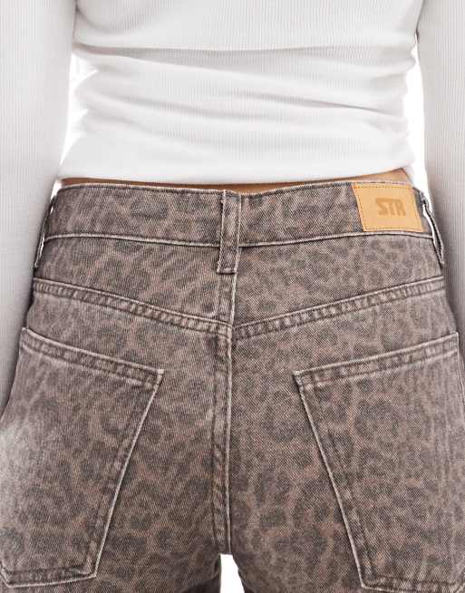 Stradivarius - Jeans med lige ben og leopardprint i lys vask, 5 af 5