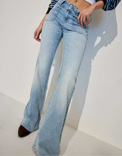 Stradivarius - Jeans met lage taille en zak met naaddetail in medium lichtblauw denim, 2 van 4